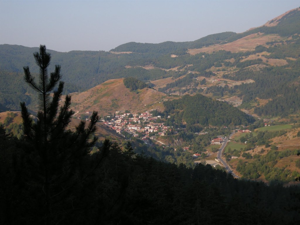Mountain pass Tzeana Chortara and Milia